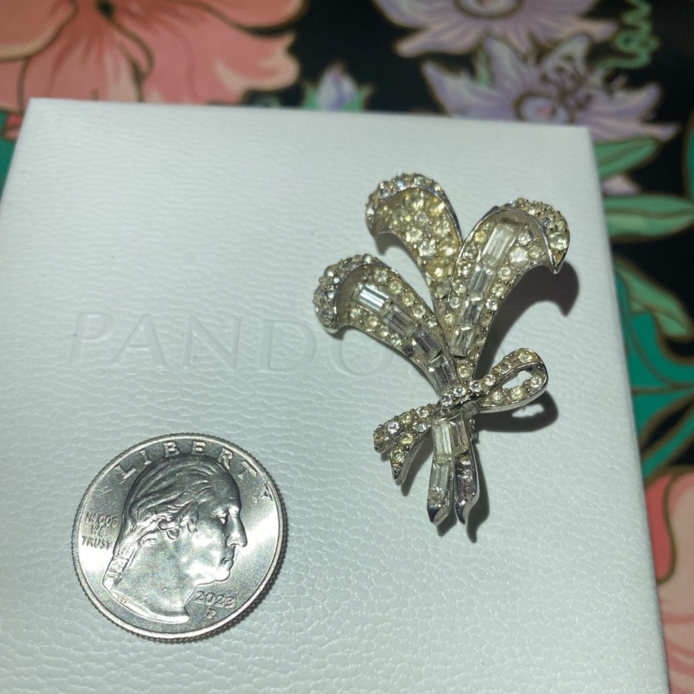 Vintage rhinestone brooch - Picture 6 of 8